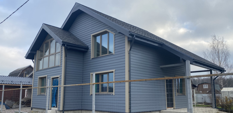 Отделка дома фиброцементным сайдингом в Рабочем поселке