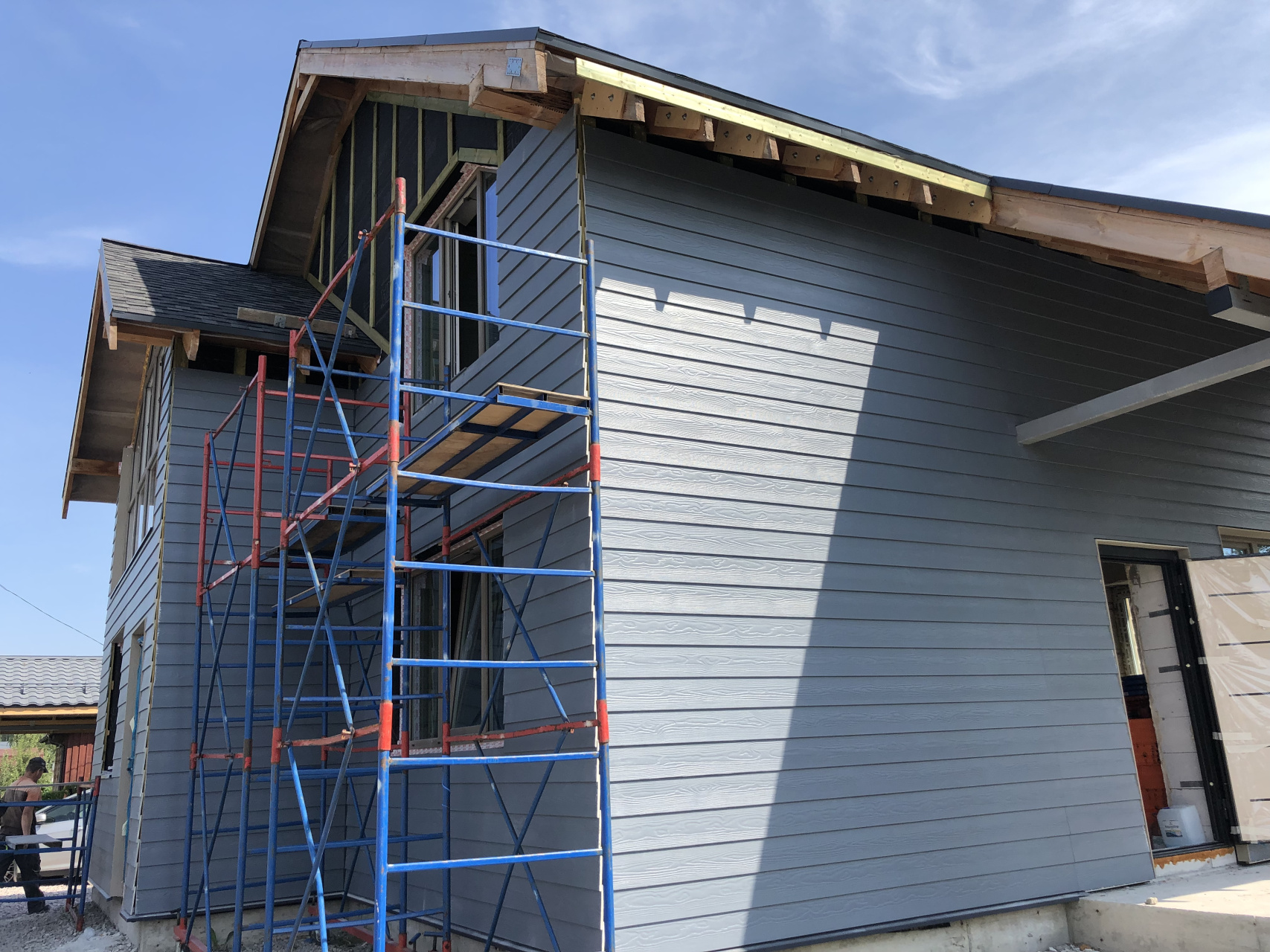 Отделка дома фиброцементным сайдингом в Рабочем поселке