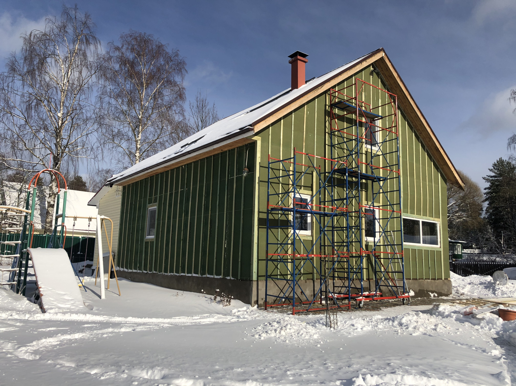 Качественная отделка дома сайдингом в поселке Ильичево