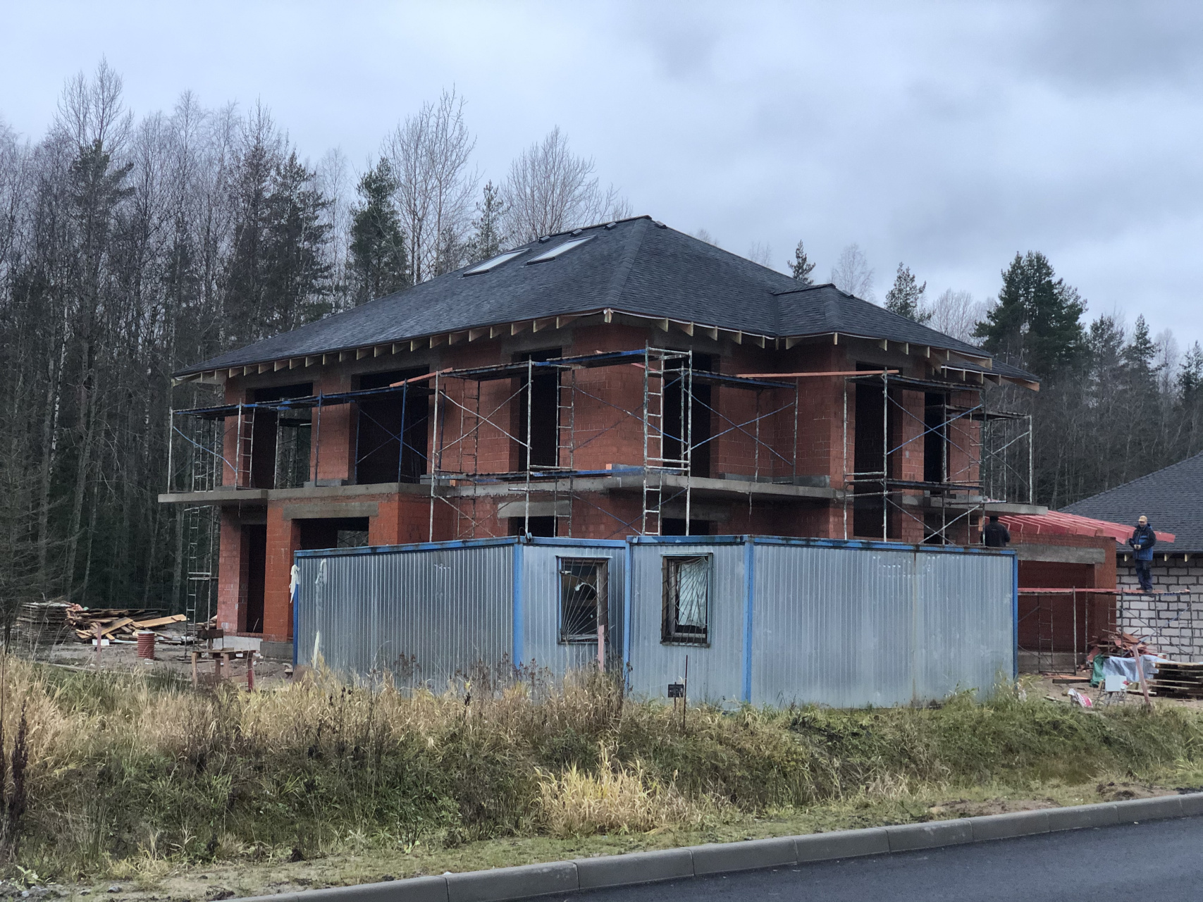 Монтаж кровли под ключ в деревне Юкки Монтаж кровли под ключ в деревне Юкки