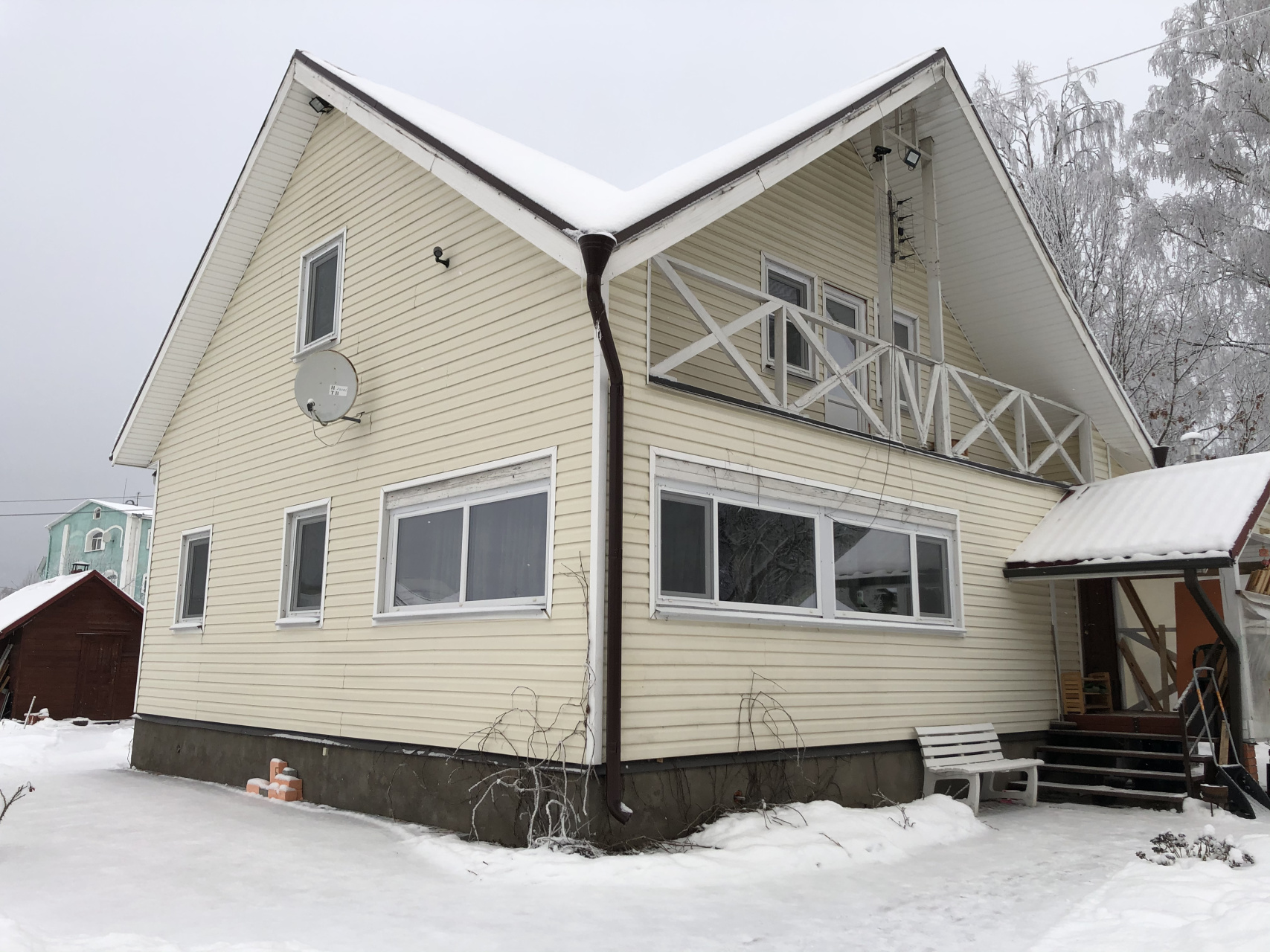 Качественная отделка дома сайдингом в поселке Ильичево