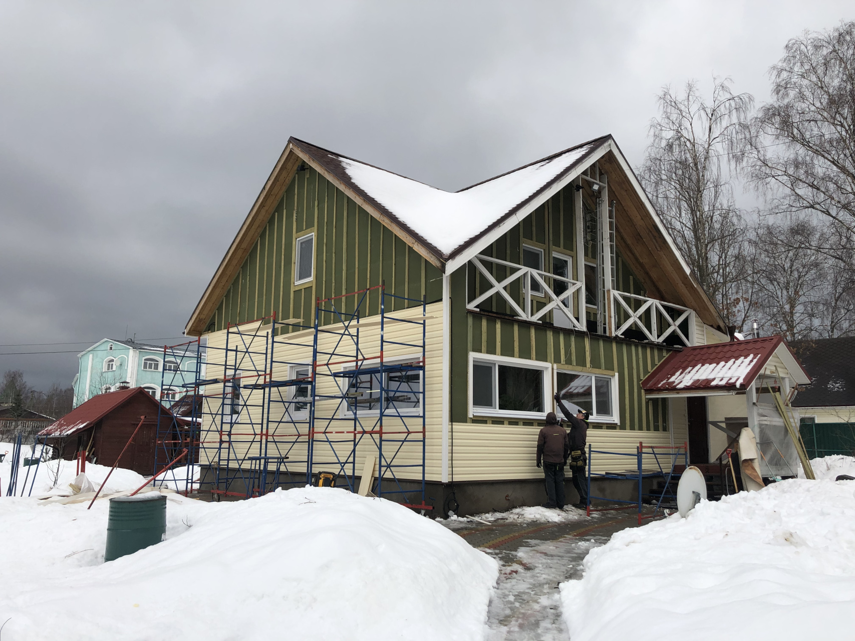 Качественная отделка дома сайдингом в поселке Ильичево