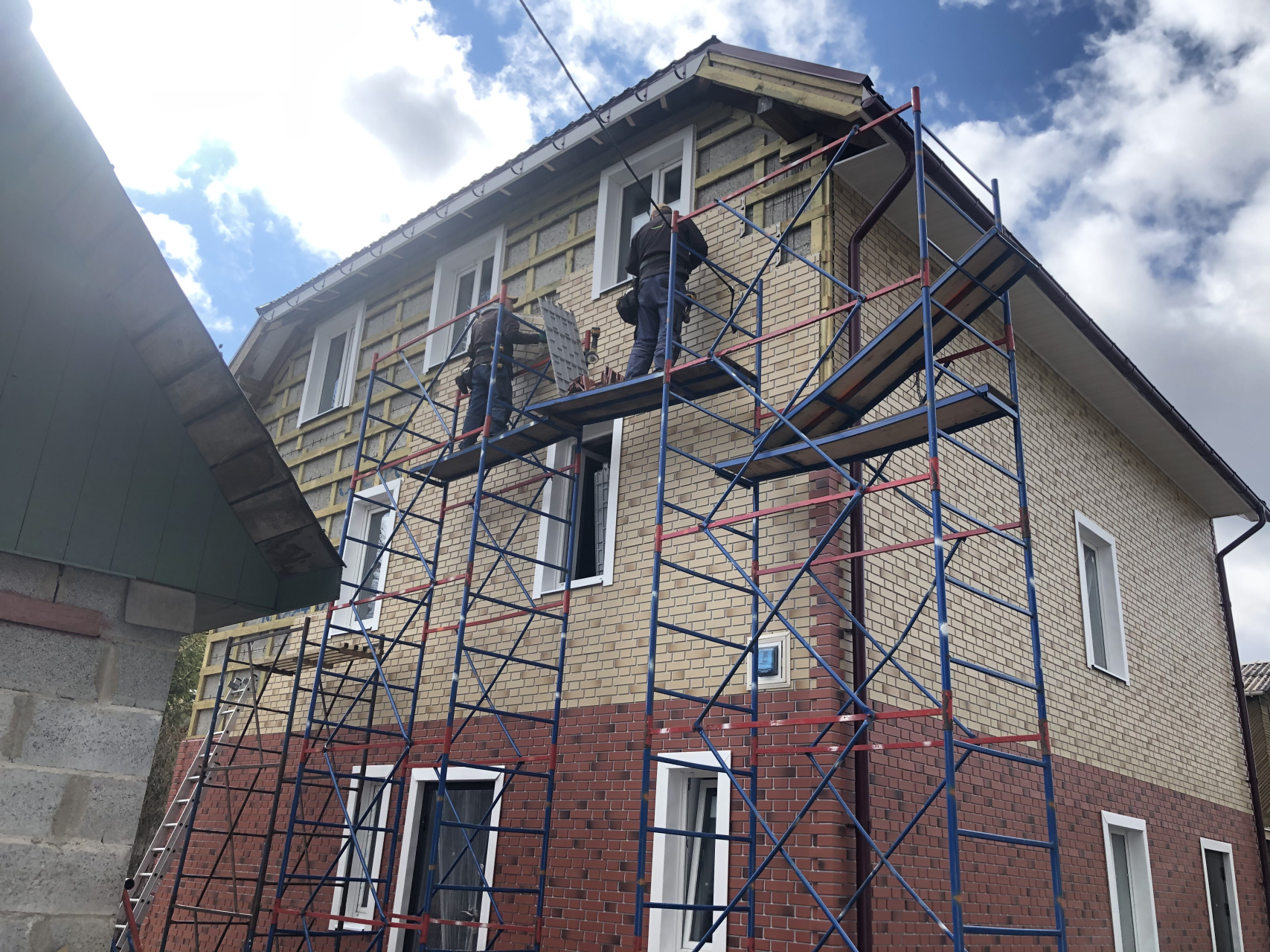 Отделка дома фасадными панелями в городе Всеволожск Отделка дома фасадными панелями в городе Всеволожск