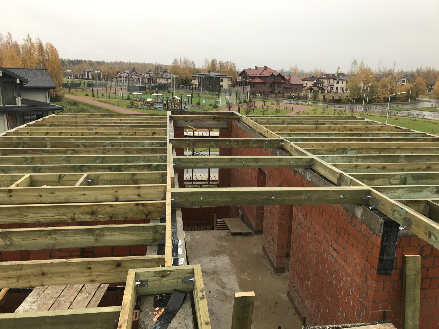 Монтаж кровли под ключ в деревне Юкки