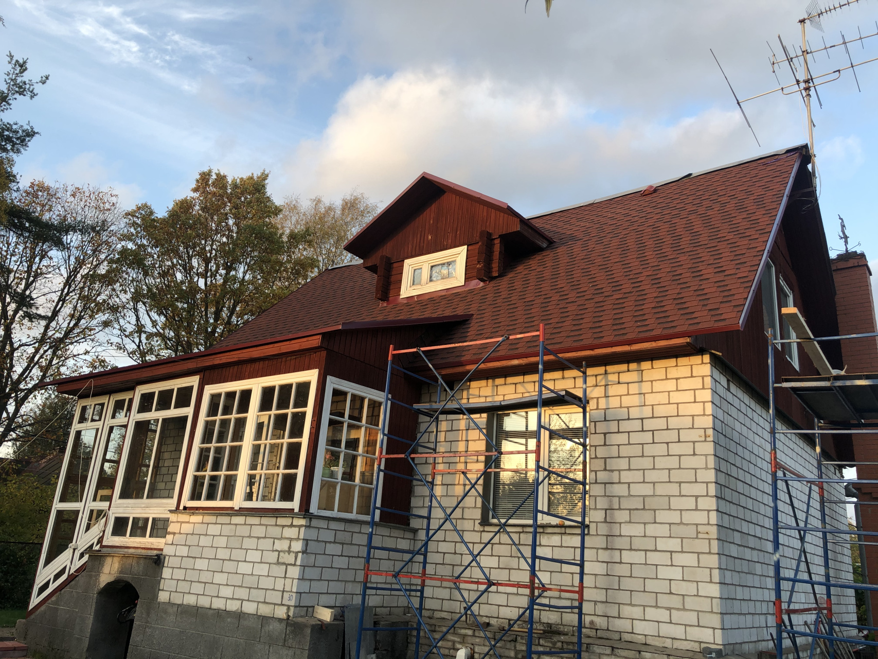 Реконструкция кровли на объекте в Рощино