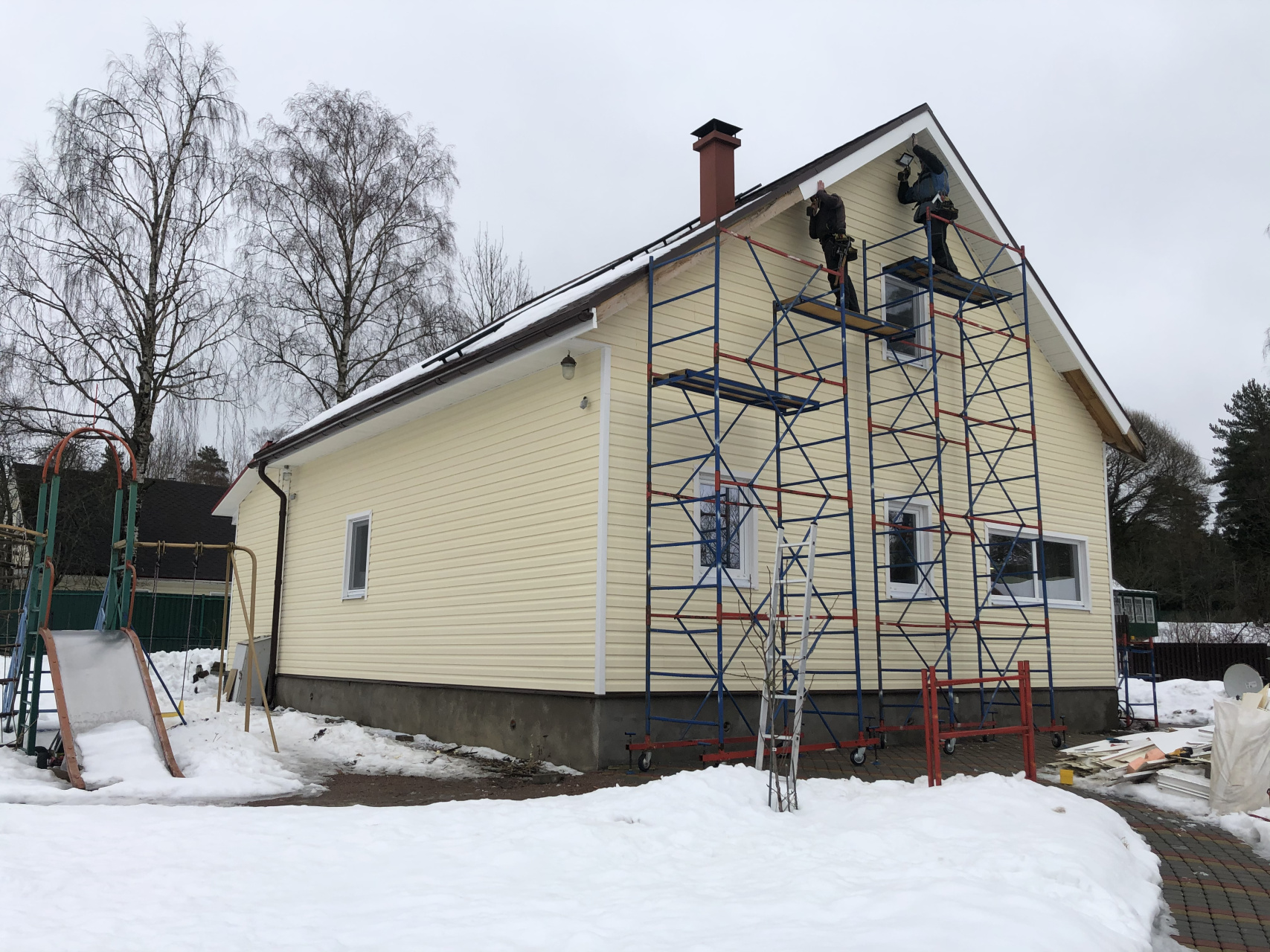Качественная отделка дома сайдингом в поселке Ильичево