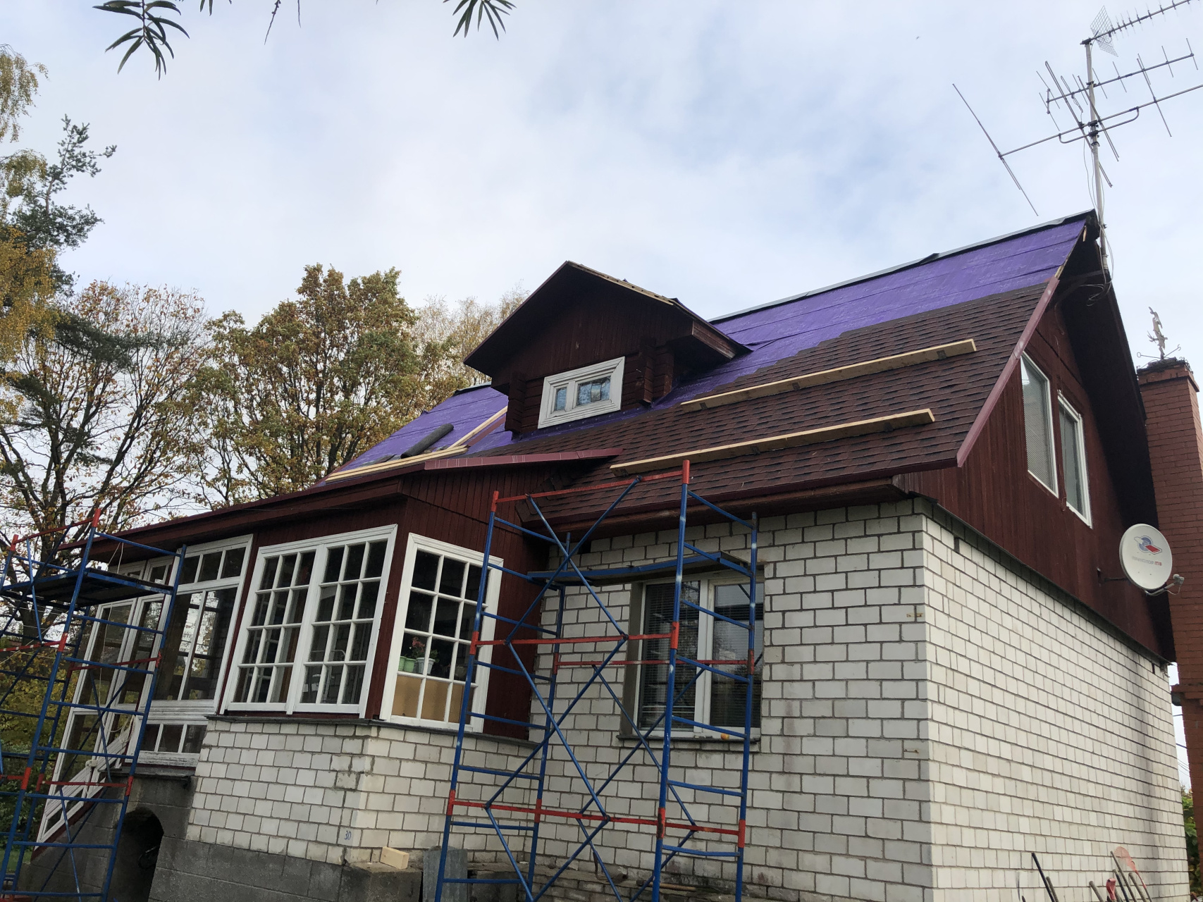 Реконструкция кровли на объекте в Рощино